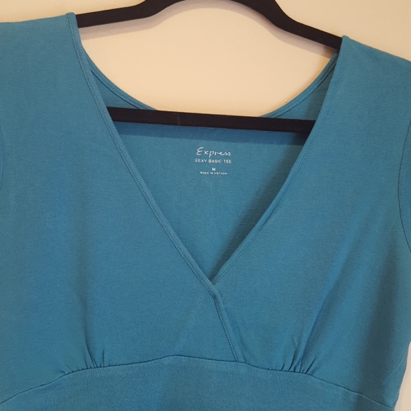 Express Sexy Basic Tee - Picture 2 of 3